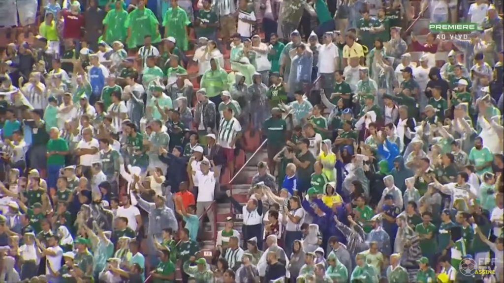 Torcida do Palmeiras compareceu em bom número e ajudou Ituano a arrecadar bem na estreia - Reprodução/Premiere