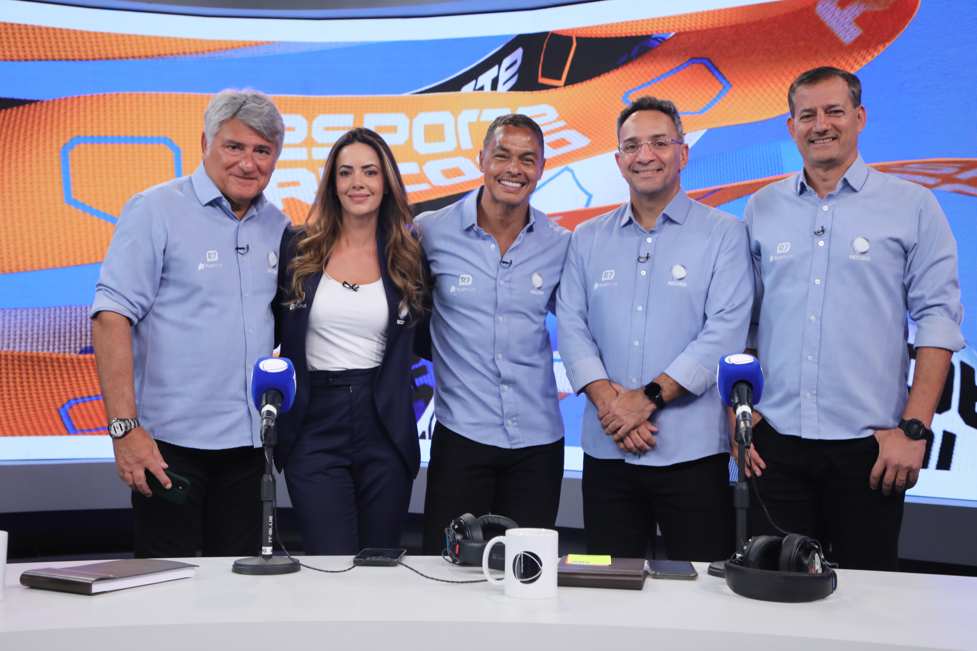 Equipe de futebol da Record - Foto: ANTÔNIO CHAHESTIAN/RECORD